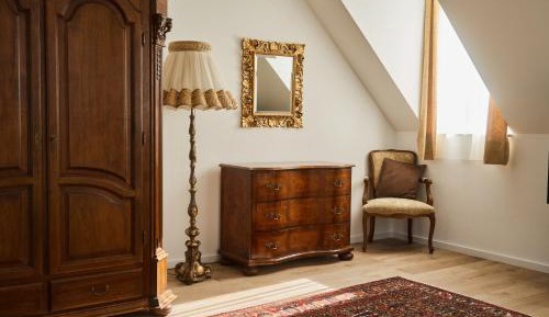 Two-Bedroom Apartment with Mountain View