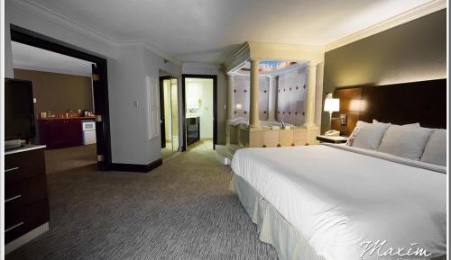 King Suite with Whirlpool - Non-smoking