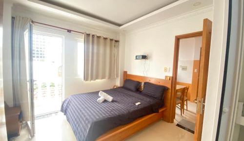 One-Bedroom Apartment with Balcony