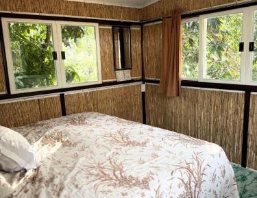 Deluxe Room (2 Adults + 1 Child)