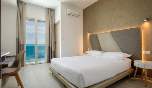 Double Room with Balcony and Sea View