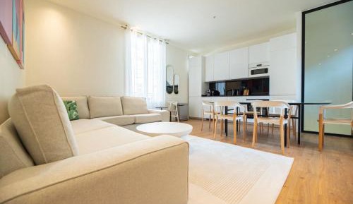 Three-Bedroom Deluxe Apartment