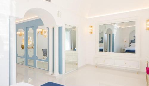 Suite with Terrace and Sea View