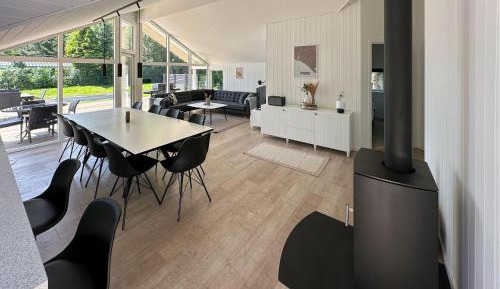 Five-Bedroom Holiday Home