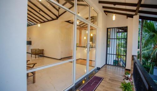 Deluxe Two-Bedroom Apartment with Garden View