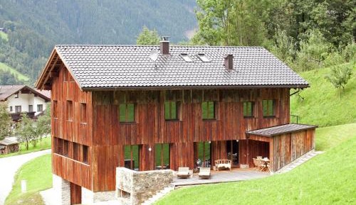 Eight-Bedroom Apartment