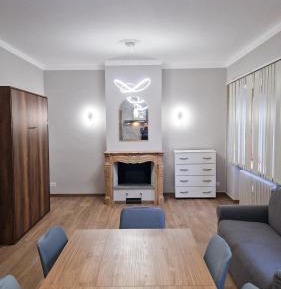 Three-Bedroom Apartment with Mountain View