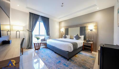 Deluxe King Room with Garden View