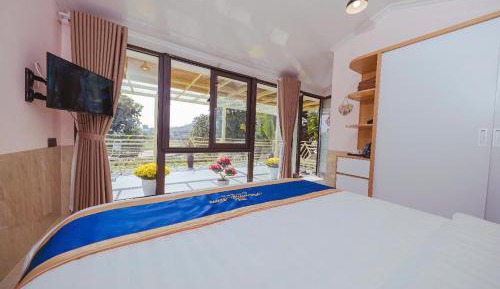Double Room with Mountain View
