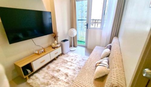 Two-Bedroom Deluxe Apartment with Balcony