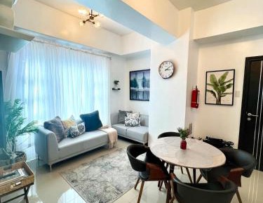 Two-Bedroom Apartment with Balcony and Sea View