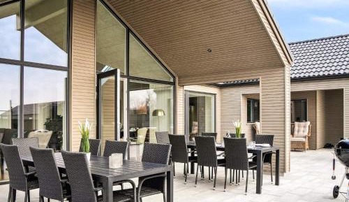 Five-Bedroom Holiday Home