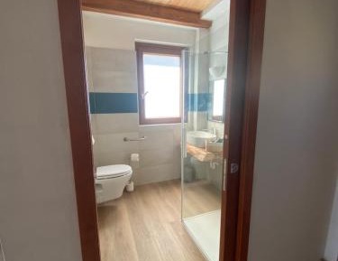 Apartment with Mountain View