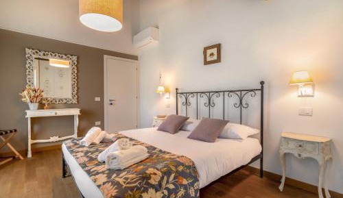 Three-Bedroom Deluxe Apartment