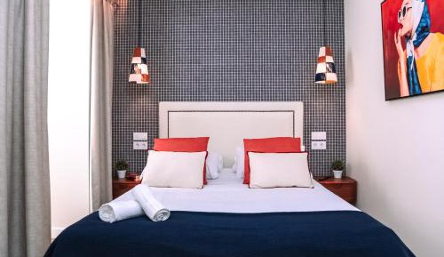 Deluxe Queen Room