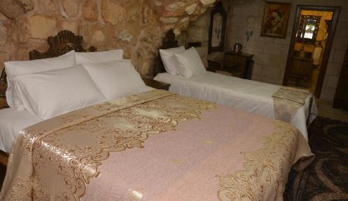 Suite with Garden View