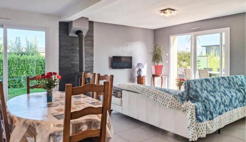 Three-Bedroom Vacation Home 