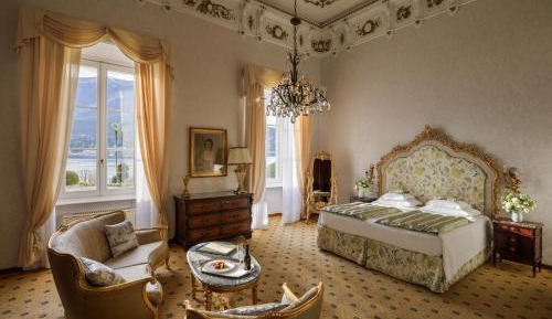 Gold Suite with Lake View