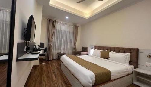 Deluxe Double Room with Castle View