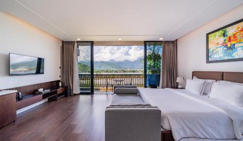 Junior Suite with Balcony