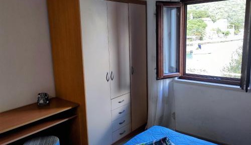One-Bedroom Apartment with Sea View