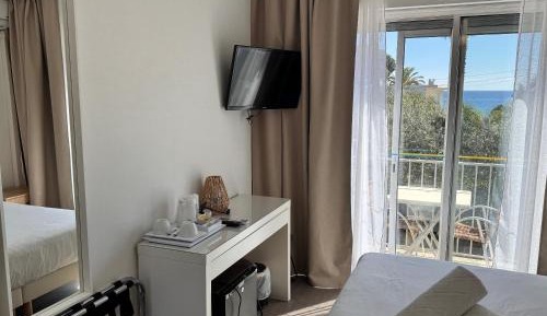 Double Room with Balcony and Sea View