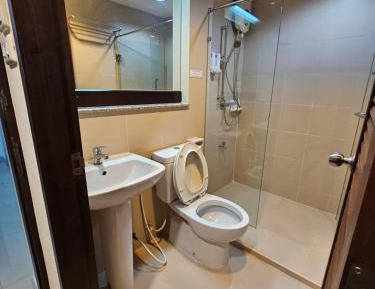 Studio Apartment with One Double Bed