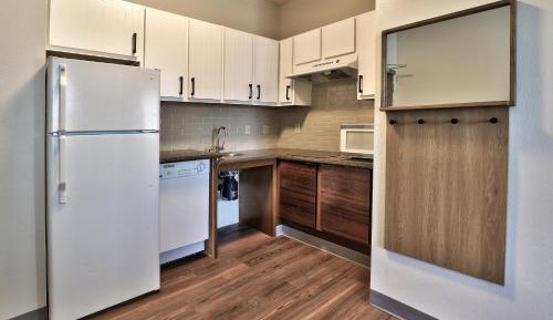 One-Bedroom King Suite with Sofa Bed - Disability Access