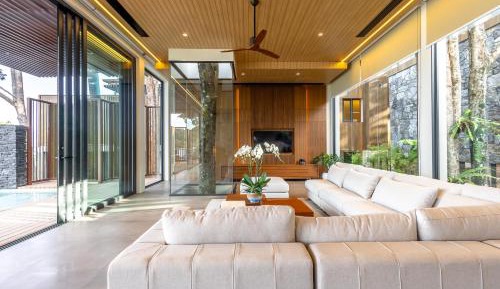 Deluxe Five-Bedroom Villa