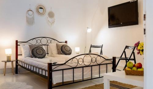 King Studio with Sofa Bed