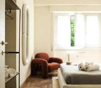 One-Bedroom Apartment with Park View