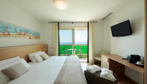 Superior Double Room with Frontal Sea View