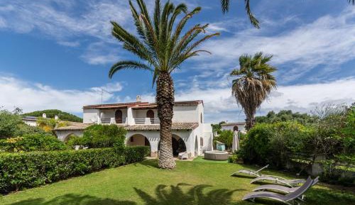 Villa with Garden View
