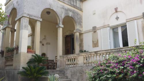 Villa with Garden View