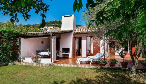 Villa with Garden View