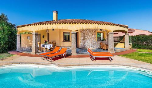 Villa with Garden View