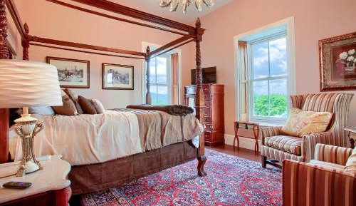 Queen Room with Spa Bath