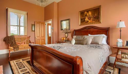 Queen Room with Balcony