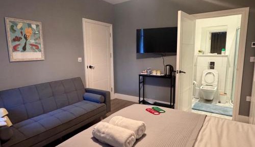 Triple Room with Private Bathroom