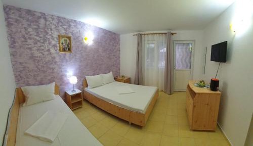 Triple Room with Private Bathroom