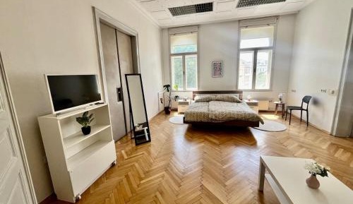 Three-Bedroom Apartment with Balcony