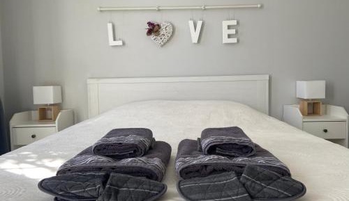 Queen Room with Garden View