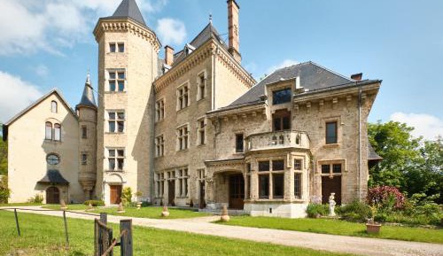 Superior One-Bedroom Apartment