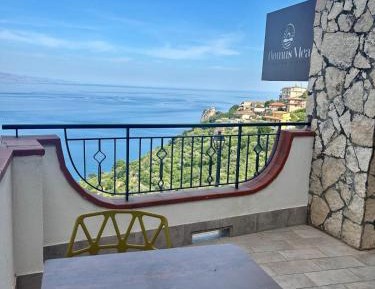 One-Bedroom Apartment with Sea View and Balcony