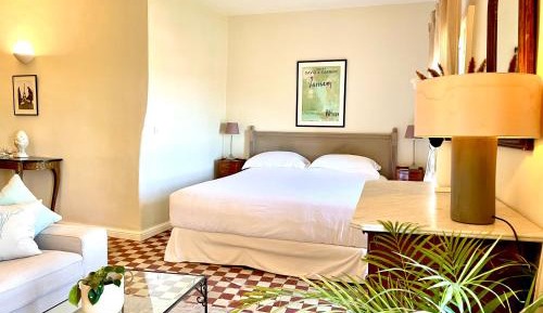 Suite with Garden View