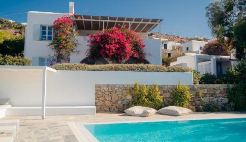 Three-Bedroom Holiday Home 