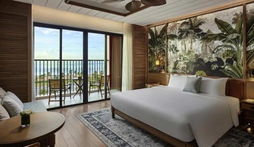 Superior King Room with Balcony and Sea View