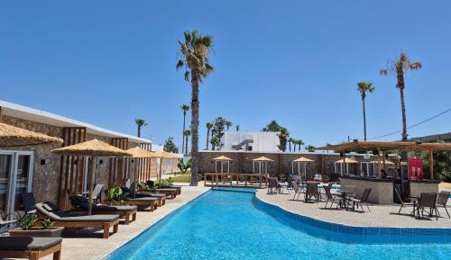 Deluxe Double Swim Up Room