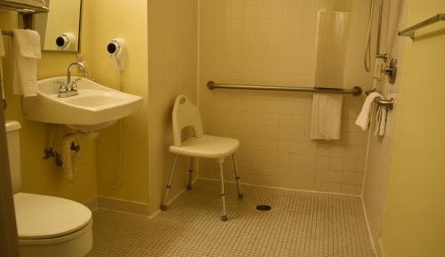 Queen Room - Mobility Access - Non-Smoking