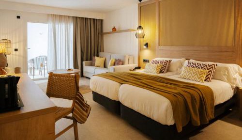 Double Caramelo Room (2 Adults)